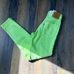 Women’s 80’s Mom Jean Levi Jeans